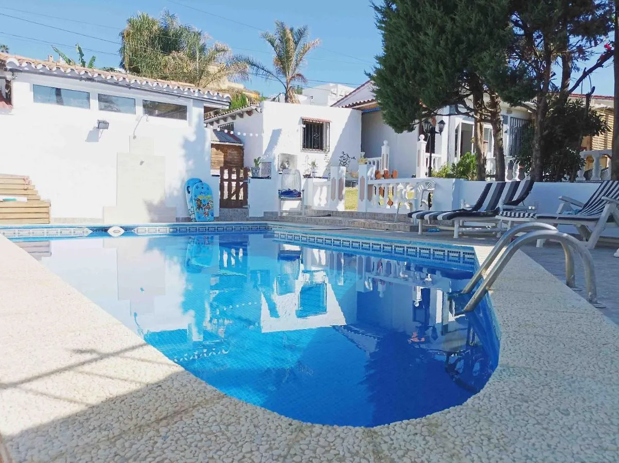 فيلا Chalet Privado Buenas Noches إِستيبونا